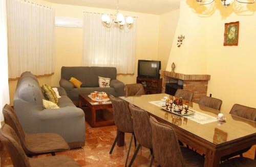 Los Yebenes House | Flor De Romero