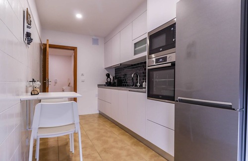 Vila Praia de Ancora Apartment | Flor do Mar - Spacious Apartment with Balcony