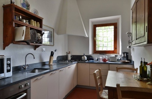 Fiesole Apartment | Florence Countryside Elegant Apartment Suite with Pool