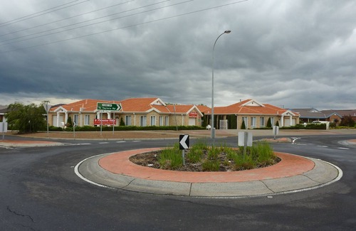 Sydenham House | Florentine Villas - Your Home away from Home - near Watergardens Town Centre