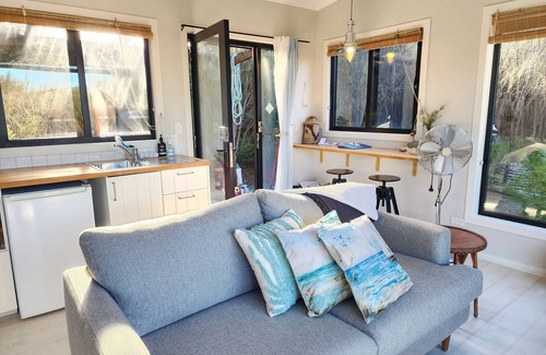 Dunalley Cottage | Flotsam Studio Accommodation