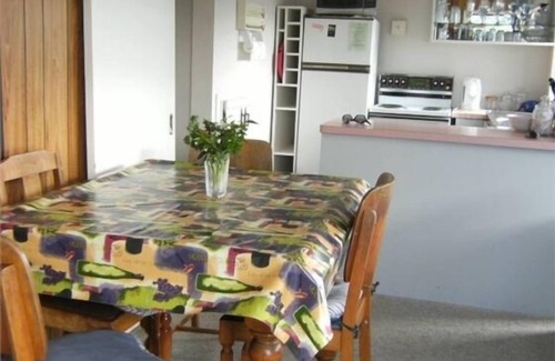 Urenui House | Flounder Inn - Where Great Holiday Memories Begin