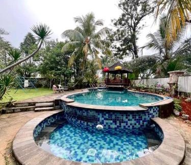 Citaringgul Villa | Flower House Villa