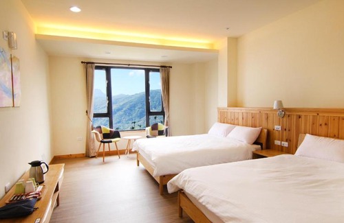 Zhushan Cabin | Foggy Wonderland