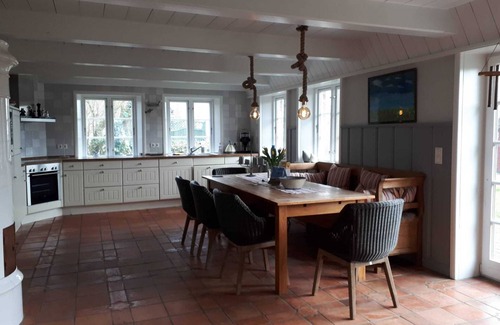 Suderende House | Föhrhaus, detached house, articulated turning