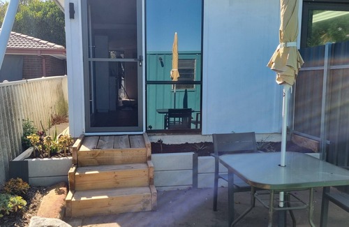 Surrey Downs Apartment | Footy Favourite - Gather Round Perfection