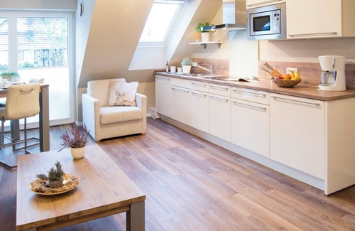 Murwik Apartment | Fördewald - WLAN, parking space, washing machine, balcony, 1st floor, TV, bathroom with shower