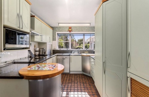 Springfield House | Forest City Villa for big families/10mins to city centers