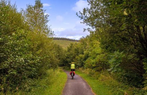 Port Talbot House | Forest Retreat Log Burner Dog Friendly Wifi