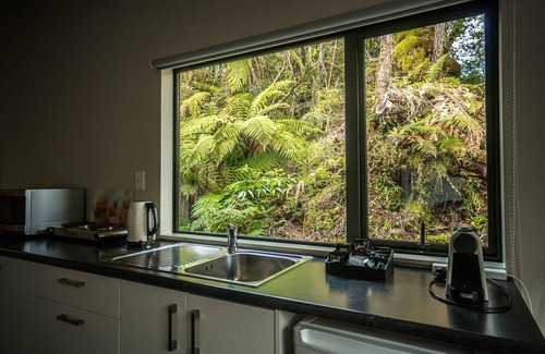 Franz Josef Glacier Apartment | Forest View Franz Josef