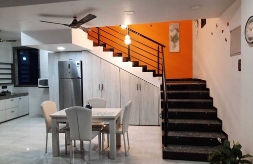 Uttan House | Forget your worries in this spacious and serene space.