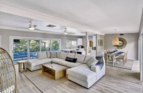 East Fort Lauderdale House | Fort Lauderdale Beach House with Golf Cart, Pool, walk to beach!