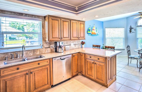 Town and River House | Fort Myers Coastal Retreat: Lanai w/Pool!