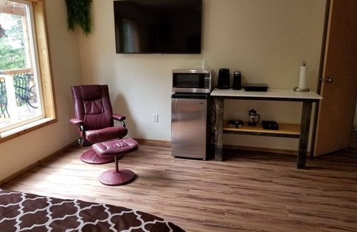 Wrangell Bed & Breakfast | Fort Wrangell, Eagle Room