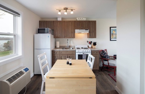 Egerton Apartment | Fossil Farms - Stay, Relax and Dine with Us