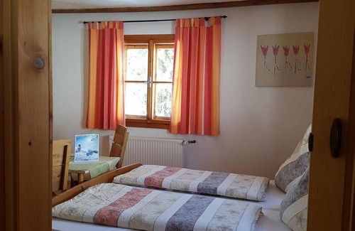 Muehlbach Am Hochkoenig Bed & Breakfast | Four-bed room with shower, WC - Alpengasthof Pension Rapoldsberg