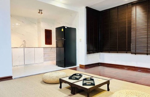Ploenchit Condo | Four-bedroom, five-bathroom villa /BTS /High-speed WiFi/free parking space
