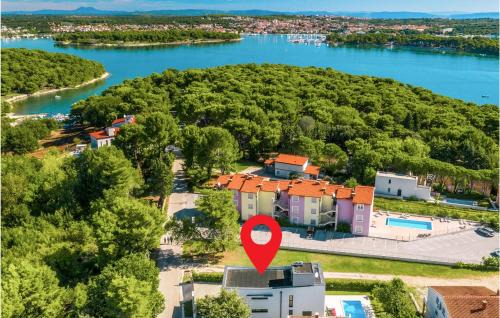 Premantura House | Four-Bedroom Holiday Home In Premantura