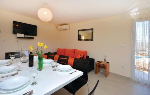 Lecevica House | Four-Bedroom Holiday Home In Lecevica