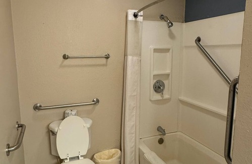 Pilot Point Hotel | Four Horsemen Hotel