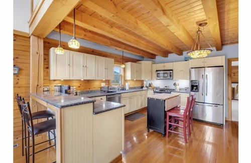 Pittsfield House | Four Seasons Escape