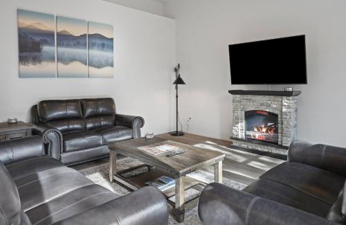 Oregon Water Wonderland House | Four Seasons Retreat