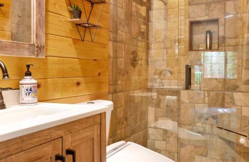 Big Bear House | Fox Lodge Big Bear-Indoor Pool-Hot Tub-Games-Luxury Retreat