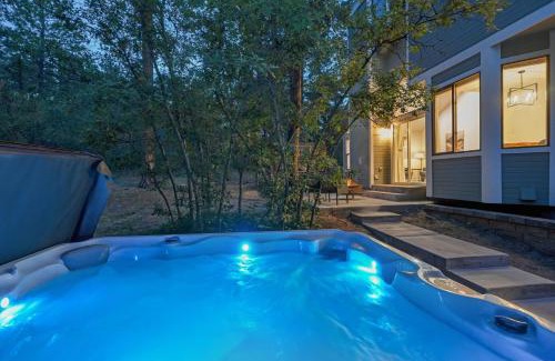 Colorado Springs House | Fox Run Retreat Hot Tub & Fire Pit & BBQ