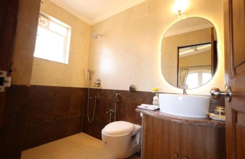 Saunta Vaddo Resort | Foxoso Aaristo Baga Beach Resort