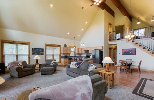 Rivers Crossing House | Foxwood - Quiet Neighborhood - Separate Lounge - Outdoor Grill
