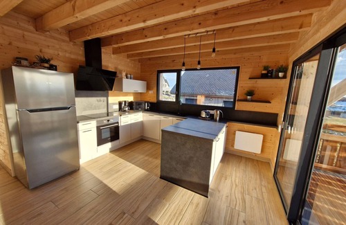 Besse-et-Saint-Anastaise Ski Chalet | Modern family chalet in Super Besse for 14 people
