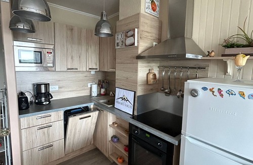 Besse-et-Saint-Anastaise Apartment | Large 3-room apartment with ski and lake views
