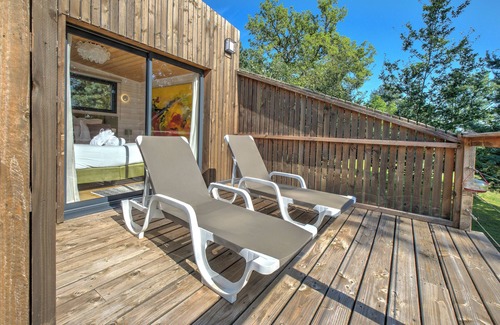 Saint-Felix-de-Reillac-et-Mortemart Cottage | Lodge Bruyère – Cottage with Private Pool, Wi-Fi, Air Conditioning & Golf View