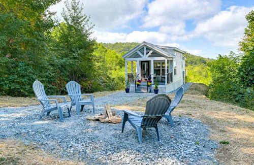 Franklin House | Franklin Cottage Deck with Blue Ridge Mtn Views!