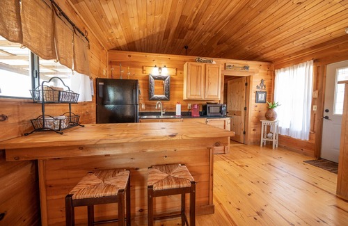 Fredericksburg Cabin | Fredericksburg Texas private cabin with hot tub