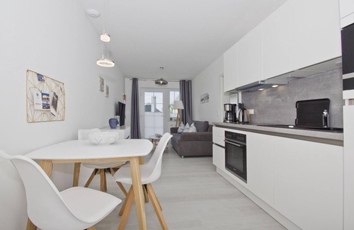 Gross Zicker Apartment | Free use of the AHOI adventure pool and sauna - Haus Inselwind FeWo MEERbodden