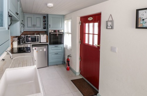 Keadue Cottage | FREEMANS COTTAGE, family friendly in Enniscrone, County Sligo