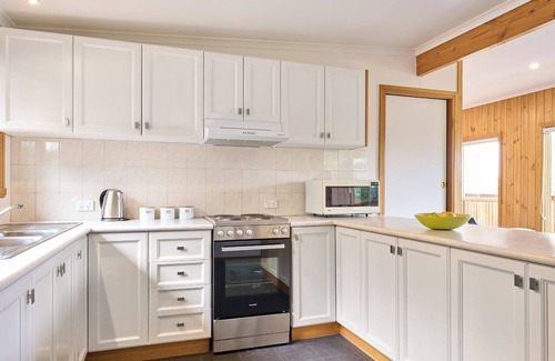 Coles Bay Apartment | Freycinet Sanctuary 4 - Freycinet Holiday Houses