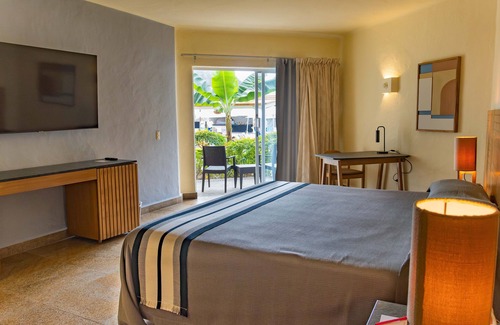South Hotel Zone Hotel | Friendly Fun Vallarta Different Experiences - All Inclusive.