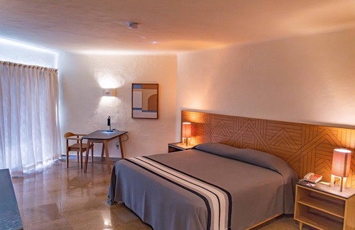 South Hotel Zone Hotel | Friendly Fun Vallarta Different Experiences - All Inclusive.
