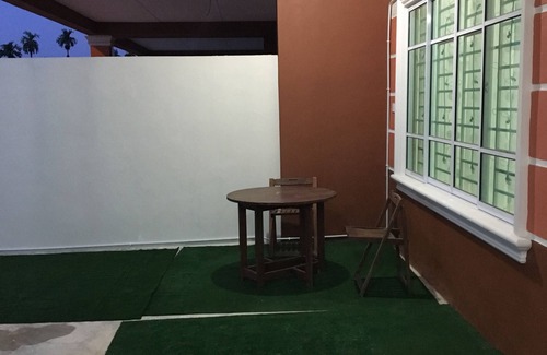 Kota Samarahan House | Friendly Quaint Abode