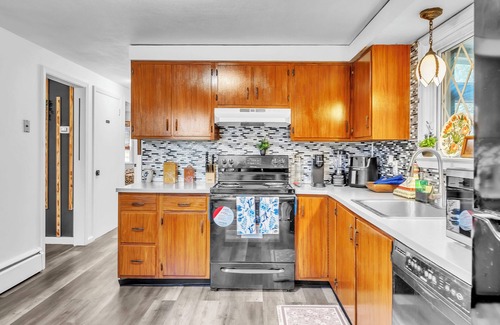 Bristol House | Friends & Family Retreat in Charming 4-bedroom House