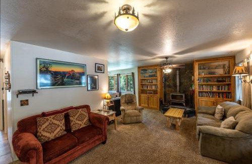 North Wawona House | Friends Lodge