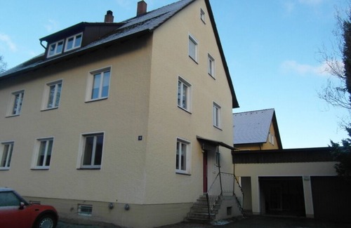 Weidenberg Apartment | Frisch renovierte Ferienwohnung mit eigener Terrasse und Garten