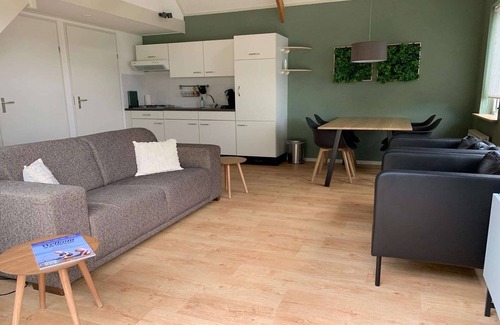 Tzummarum House | Frisian Countryside Stay near Sea