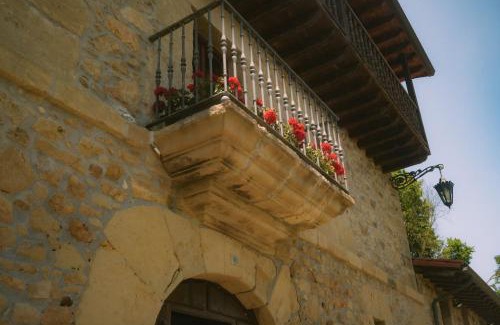 San Bartolome de Meruelo House | Fuente de Güelo