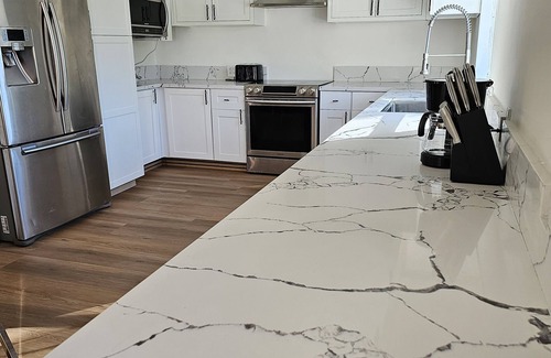 Oak Park House | Full Modern House 4bd/3.5ba