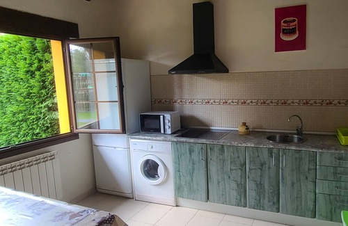 Bricia Cottage | Full yellow apartment in Llanes