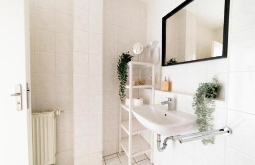 Eisenach Apartment | FullHouse - Eisenach - K70 Apartments - Elevator - Balcony - SmartTV