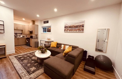 Vanderhoof House | Fully air conditioned Modern Private Family Suite in Vanderhoof